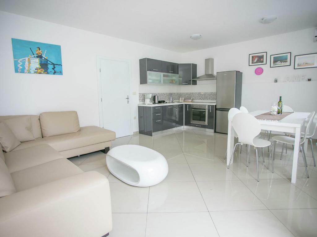 Sesar Apartments Krk - No. 3 Cvita Krk Town Kültér fotó